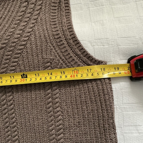 BANANA REPUBLIC KNIT SWEATER - Picture 9 of 12